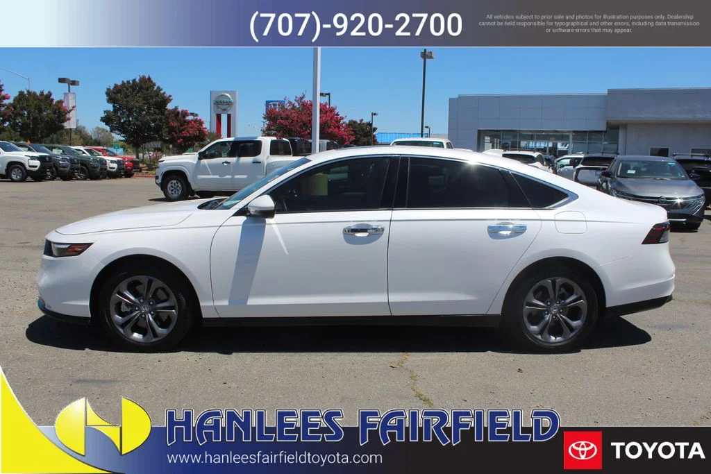 Used 2025 White Honda EX-L image 2
