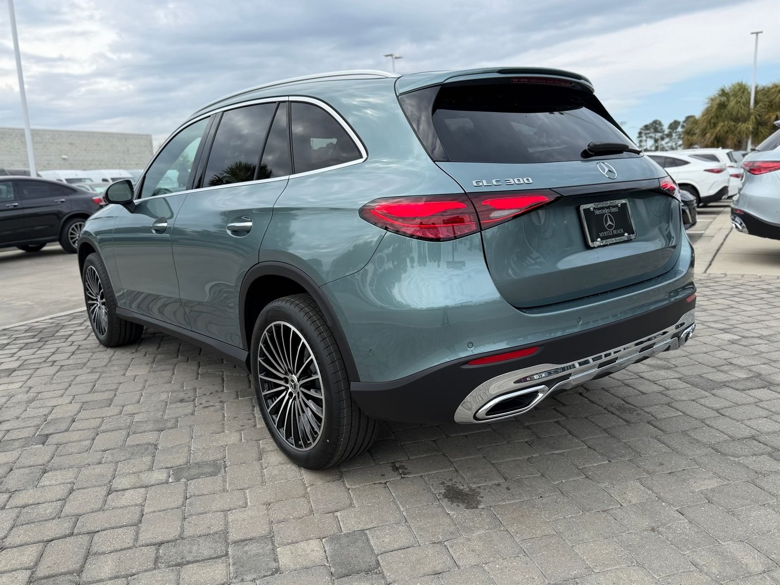 New 2026 Verde Silver Mercedes-Benz GLC 300 image 10