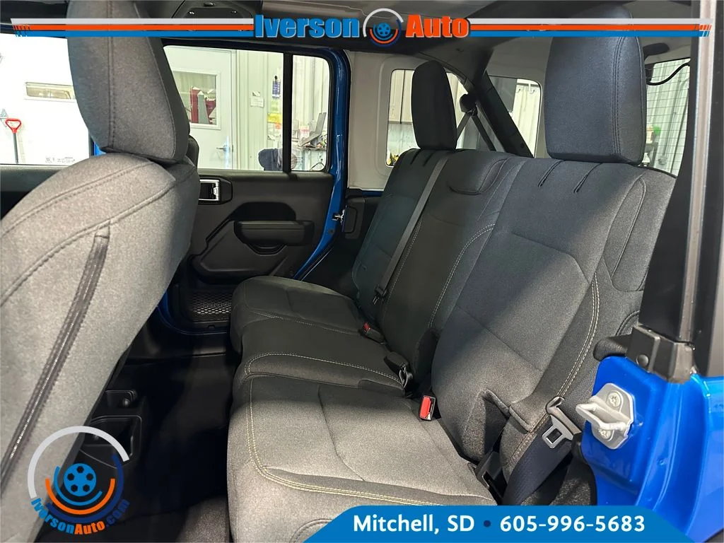 New 2026 Hydro Blue Pearlcoat Jeep Sport RHD image 28