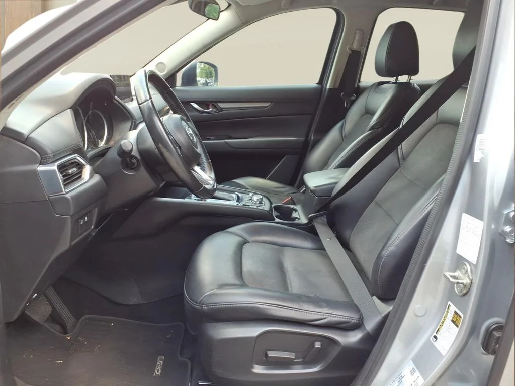 Used 2018 Silver Mazda Touring image 17