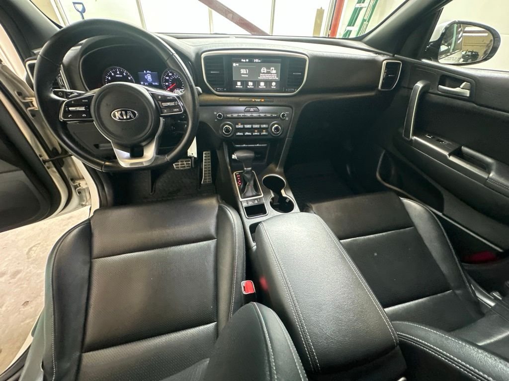 Used 2022 White Kia Nightfall image 24