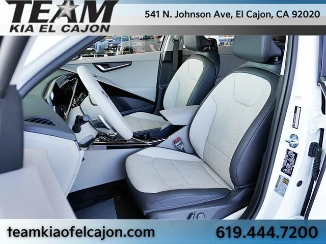New 2026 White Kia Wave image 19