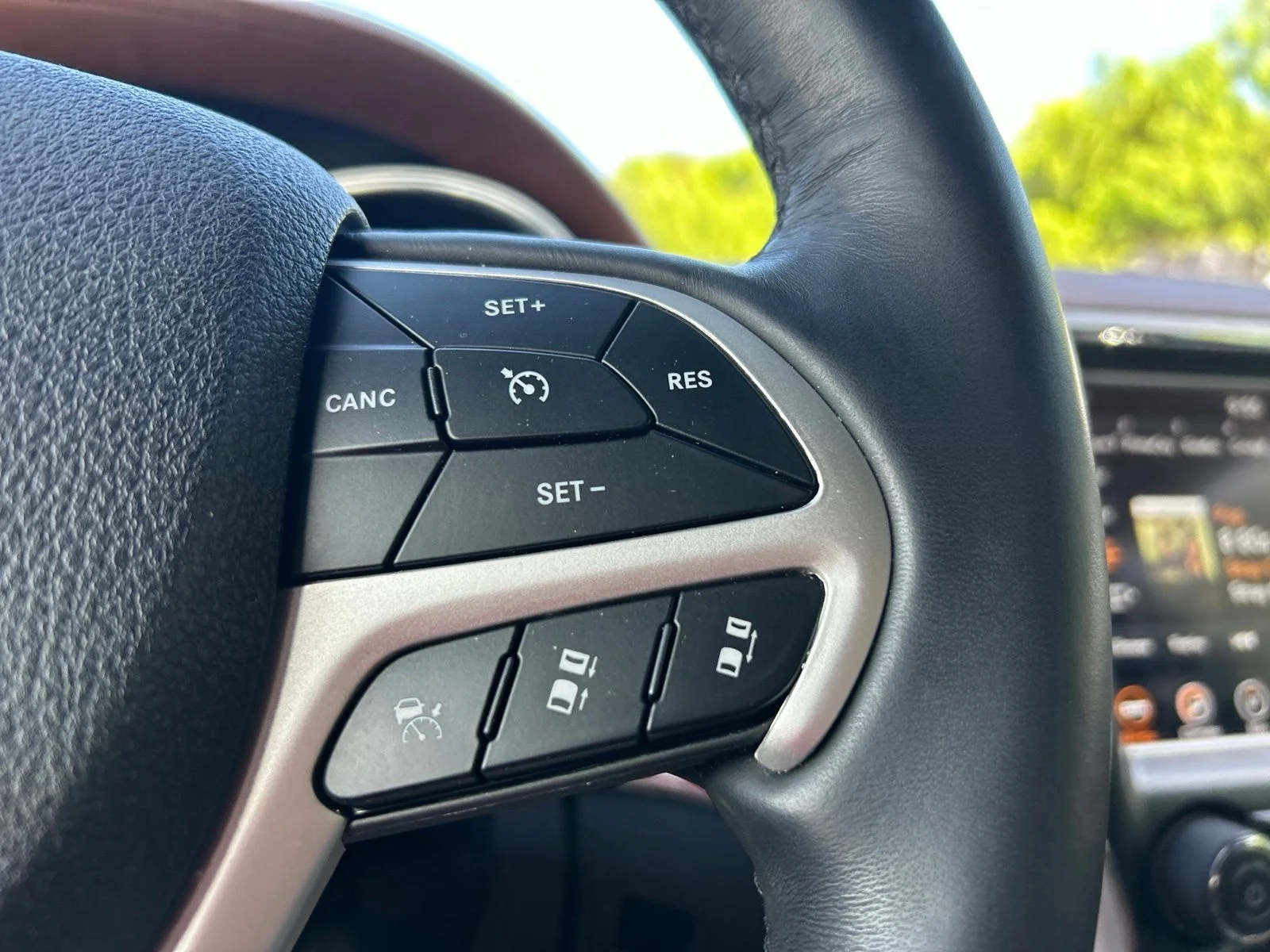 Used 2018 Brown Metallic Jeep Summit image 15