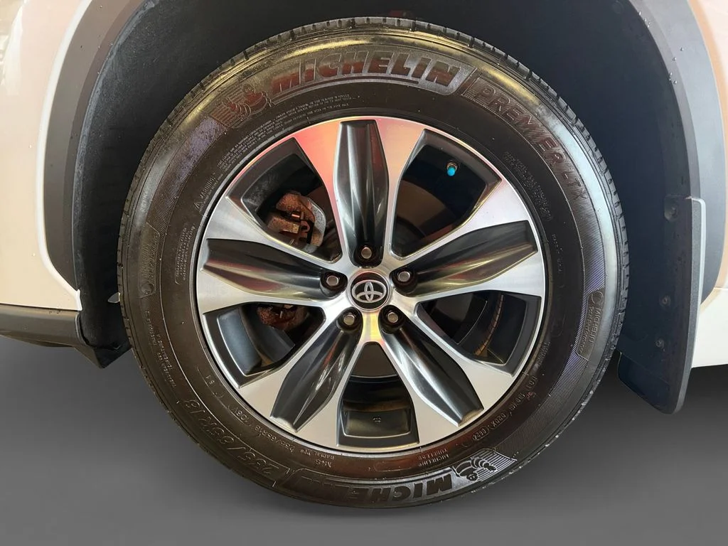 Used 2024 Beige Toyota XLE image 16