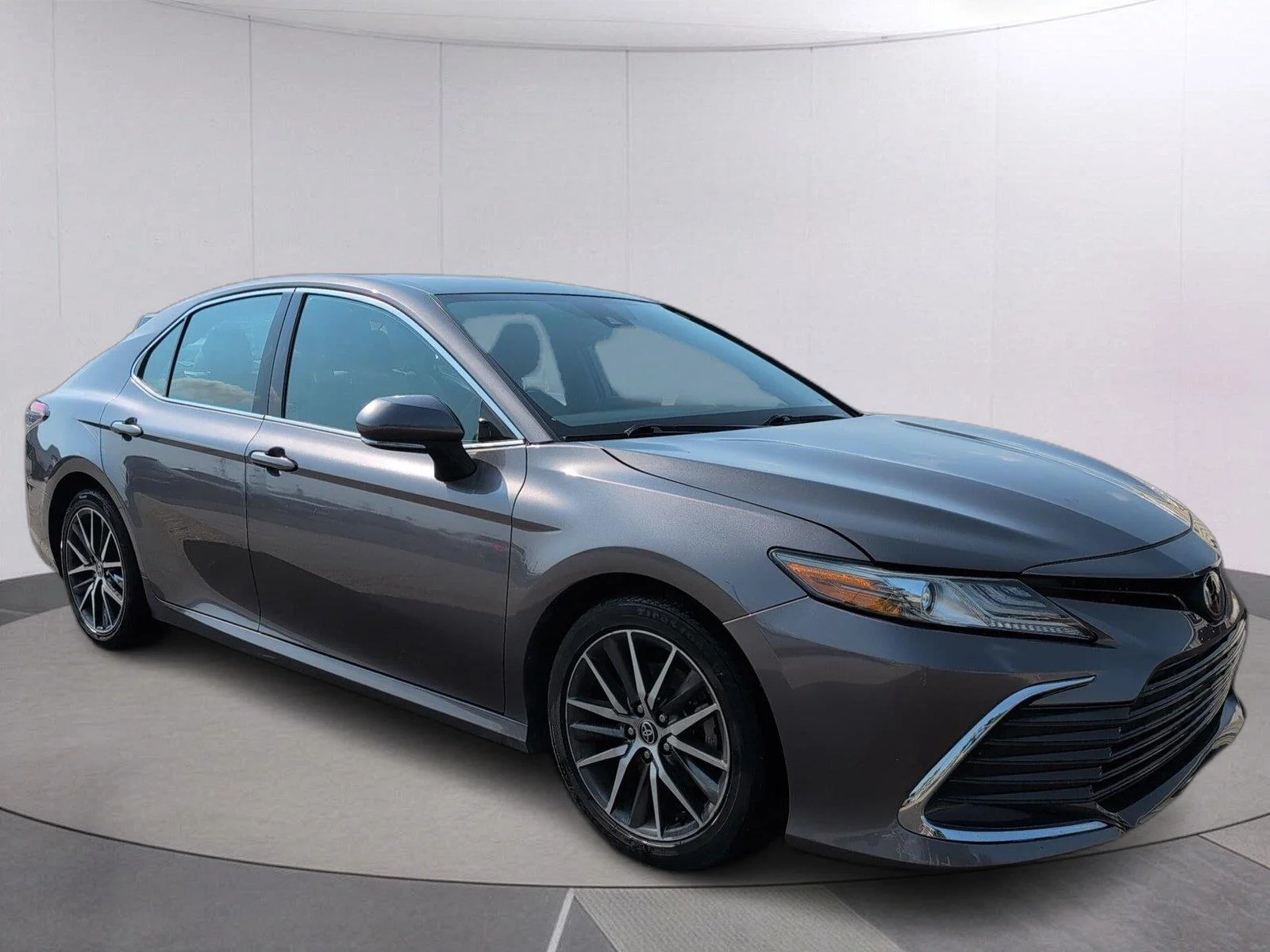 Used 2023 Predawn Gray Mica Toyota XLE image 7