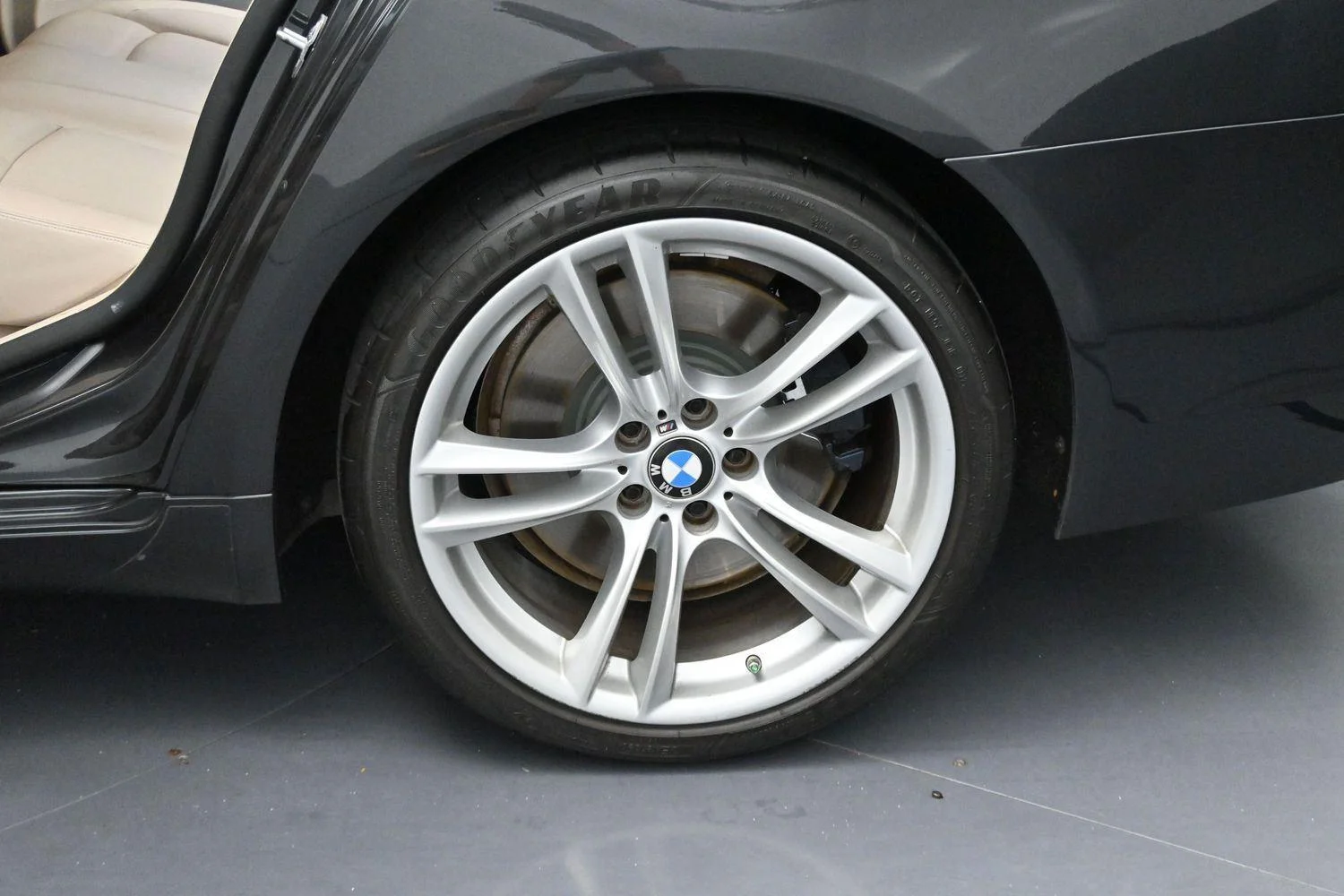 Used 2013 Dark Graphite Metallic Ii BMW 750i image 37