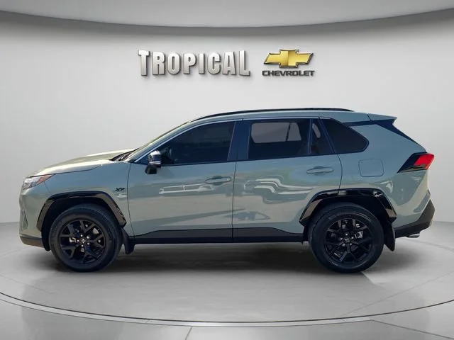 Used 2023 Green Toyota XLE image 2