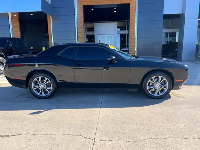Used 2021 Black Dodge SXT image 2