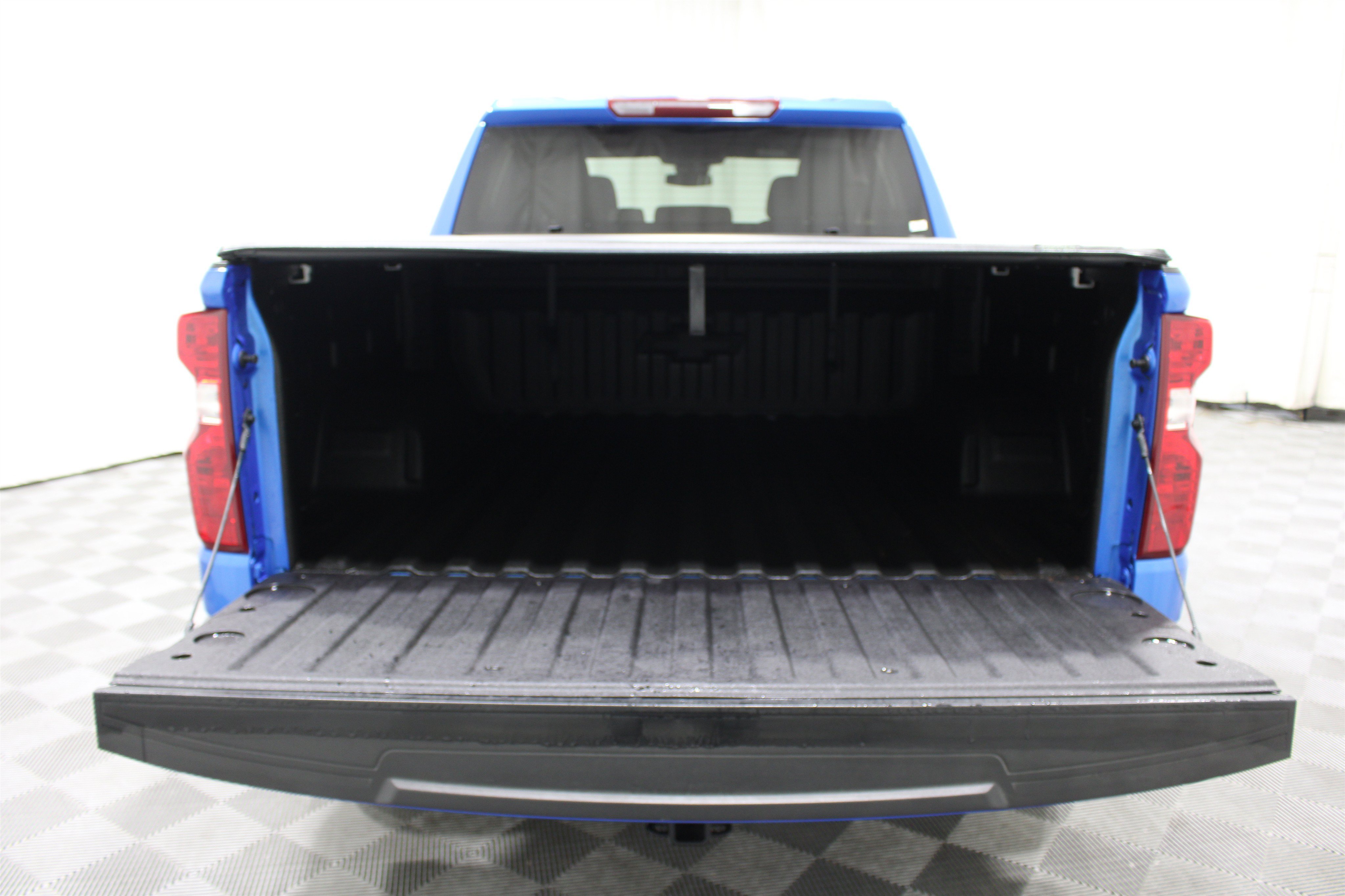 Used 2025 Riptide Blue Metallic Chevrolet LT image 23
