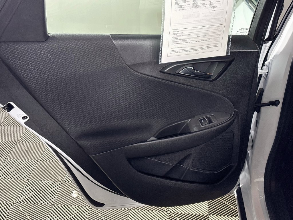 Used 2025 Summit White Chevrolet LT image 18
