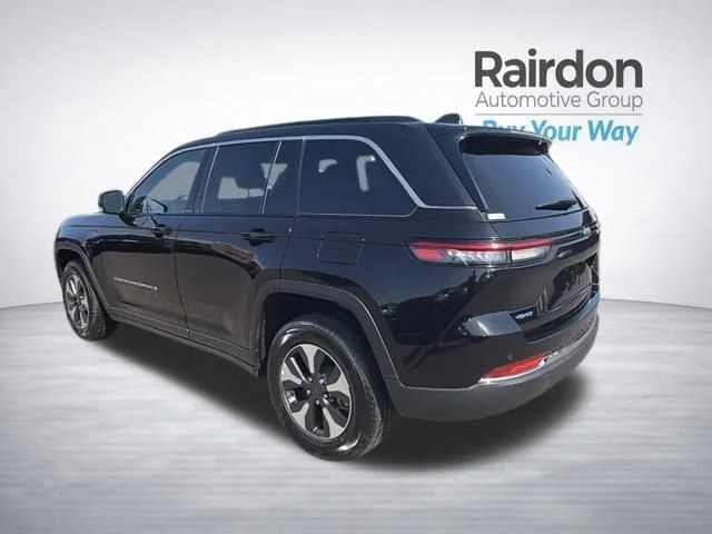 Used 2024 Diamond Black Crystal Pearlcoat Jeep 4xe image 5