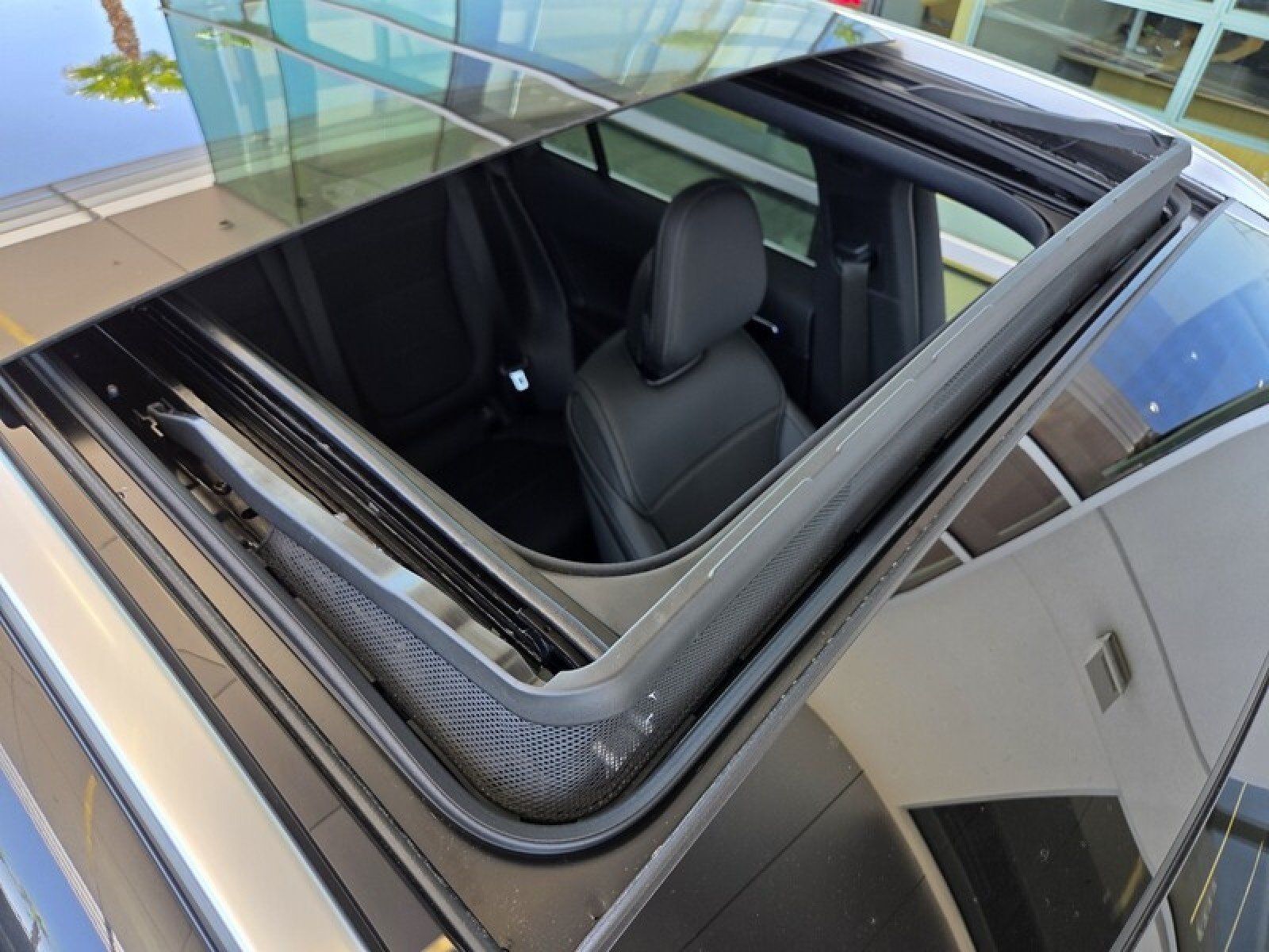 New 2026 Graphite Grey Metallic Mercedes-Benz GLC 300 SUV image 19
