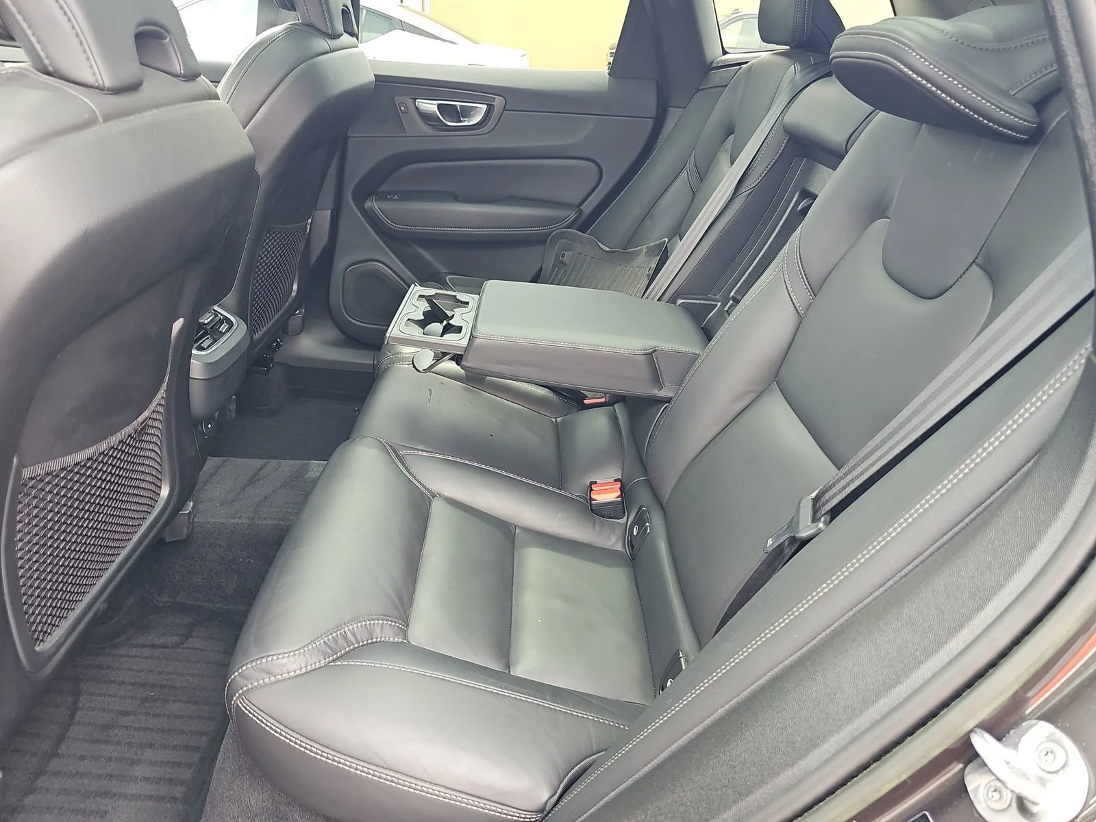 Used 2023 Platinum Gray Metallic Volvo Ultimate Bright Theme image 10