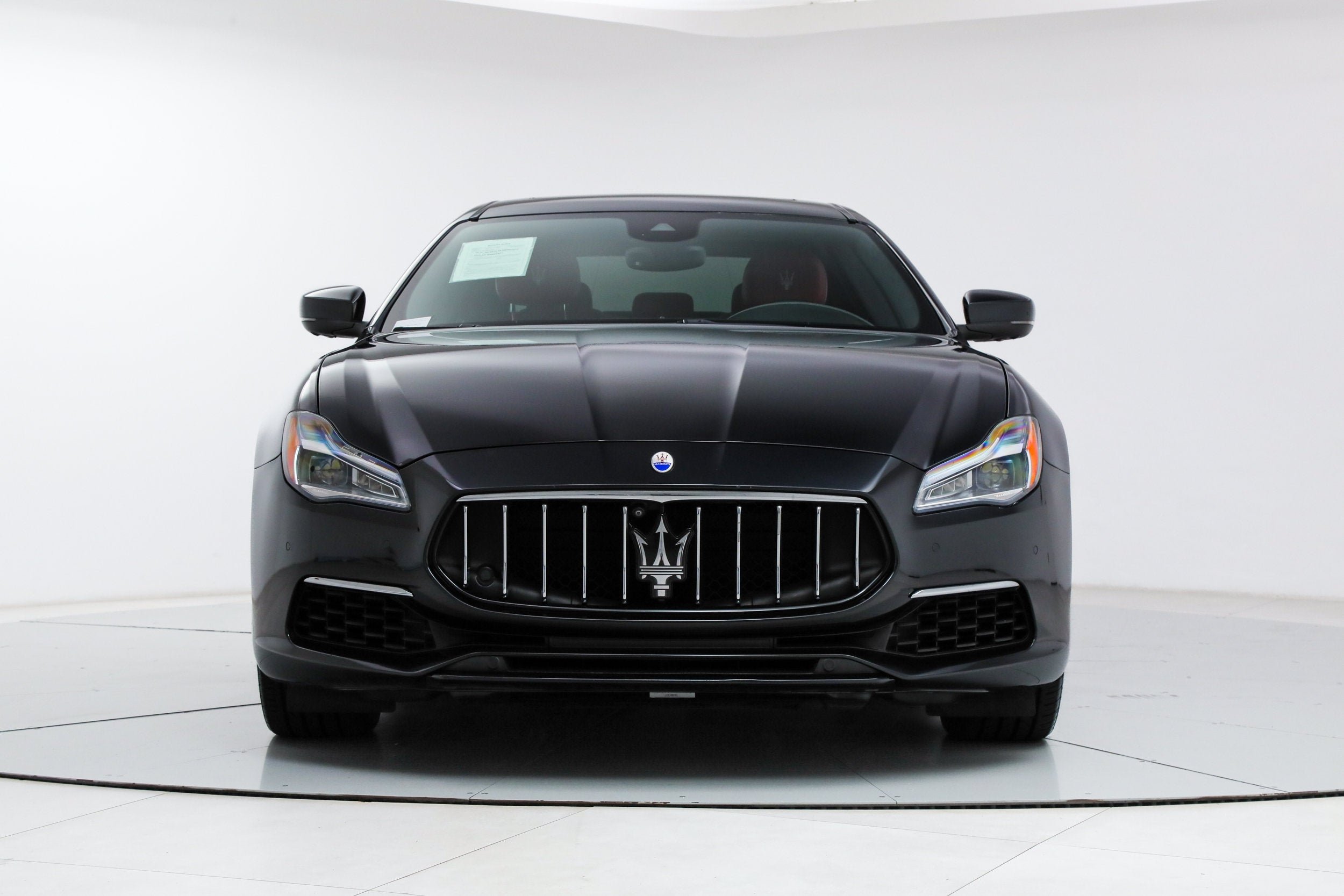 Used 2018 Black Maserati S Q4 GranLusso image 8