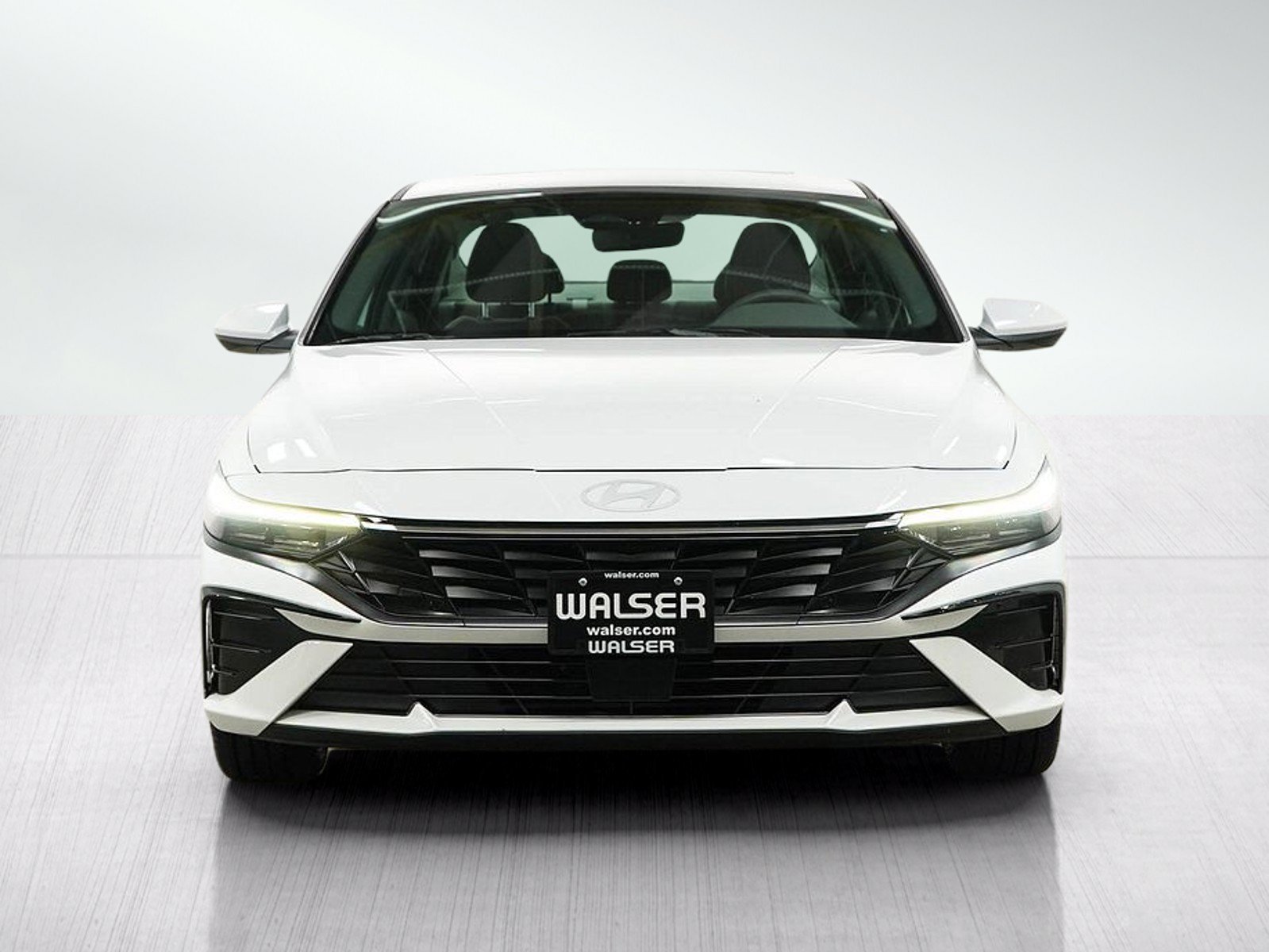 Used 2025 Serenity White Hyundai SEL Convenience IVT image 9