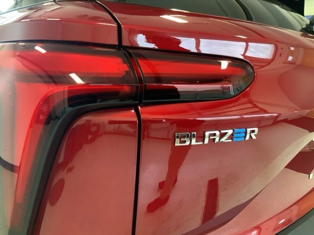2025 Chevrolet Blazer EV LT - Photo 15