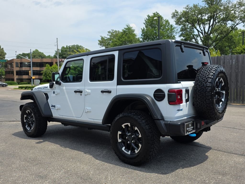 Used 2025 White/off-white Jeep Rubicon 4xe image 3