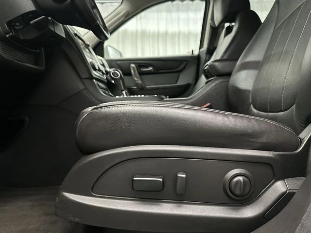 Used 2017 White GMC Limited image 17