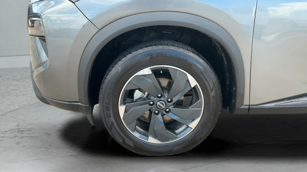 Used 2024 Gray Nissan SV image 26