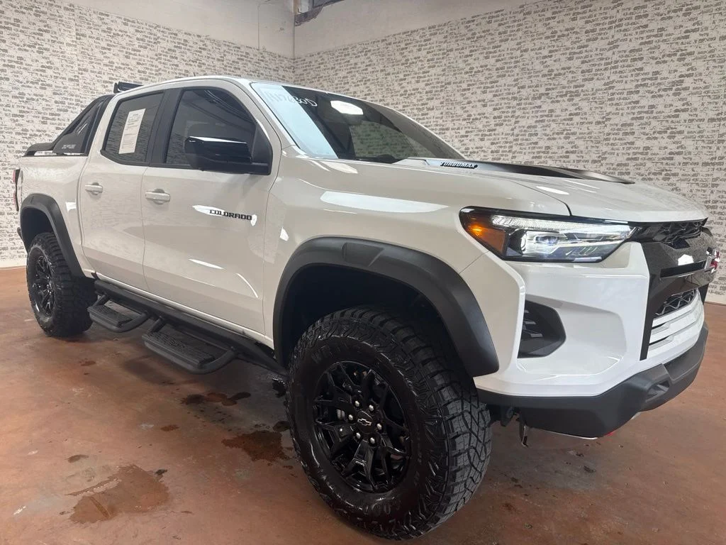 Used 2025 Summit White Chevrolet ZR2 image 1