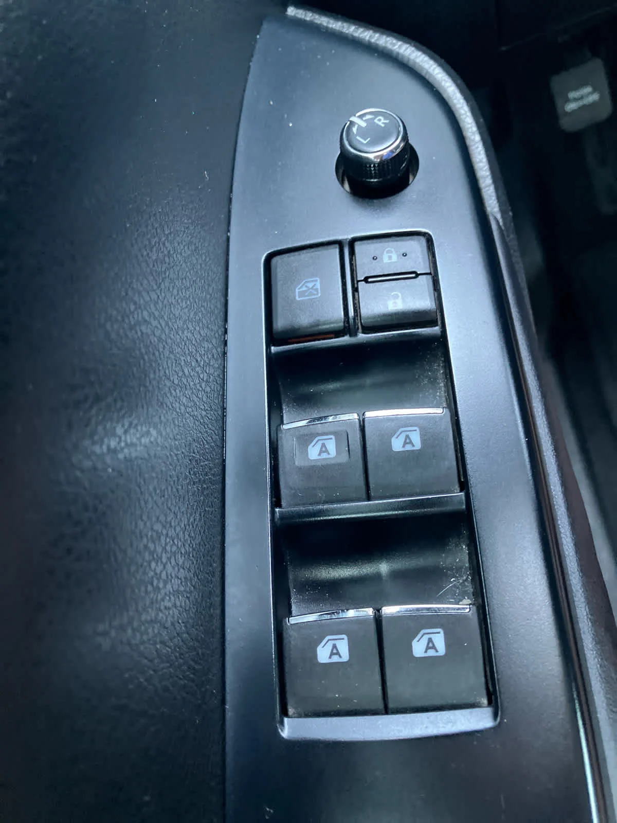 Used 2016 Blizzard Pearl Toyota Limited Platinum image 12