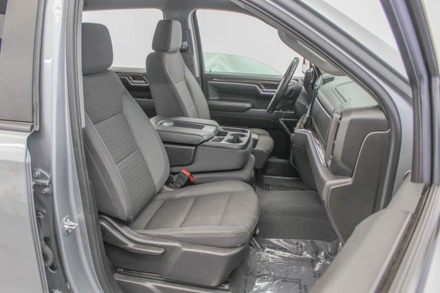 Used 2025 Gray Chevrolet LT image 22