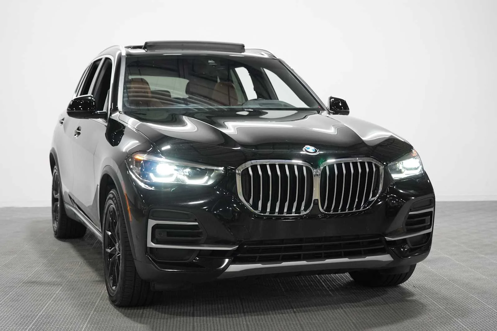 Used 2023 Jet Black BMW xDrive40i image 3