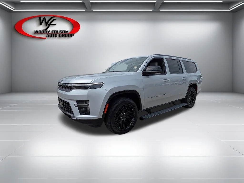 New 2026 Silver-Zynith Exterior Paint Jeep Limited Reserve image 11