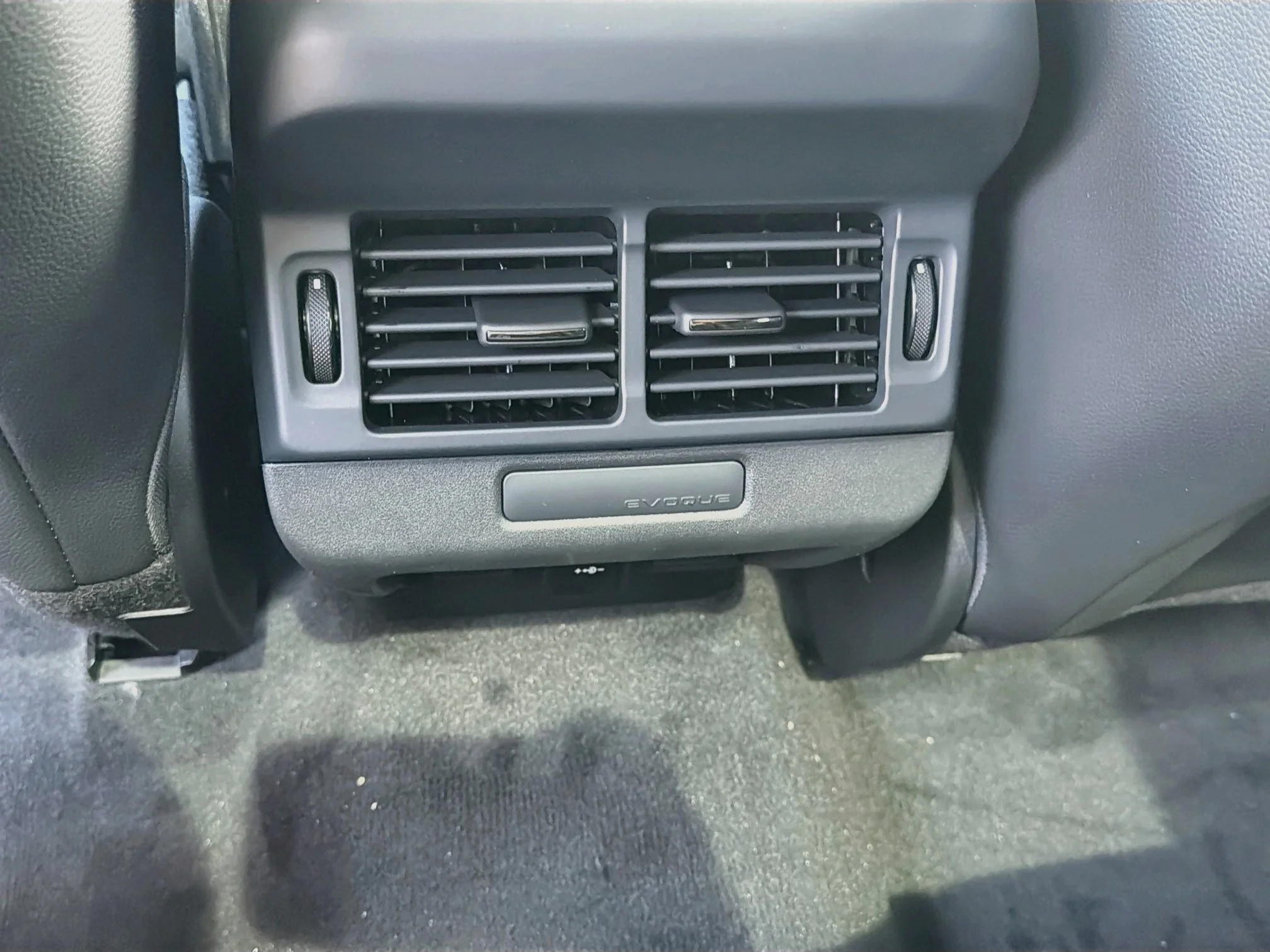 New 2026 Santorini Black Metallic Land Rover Core S image 19