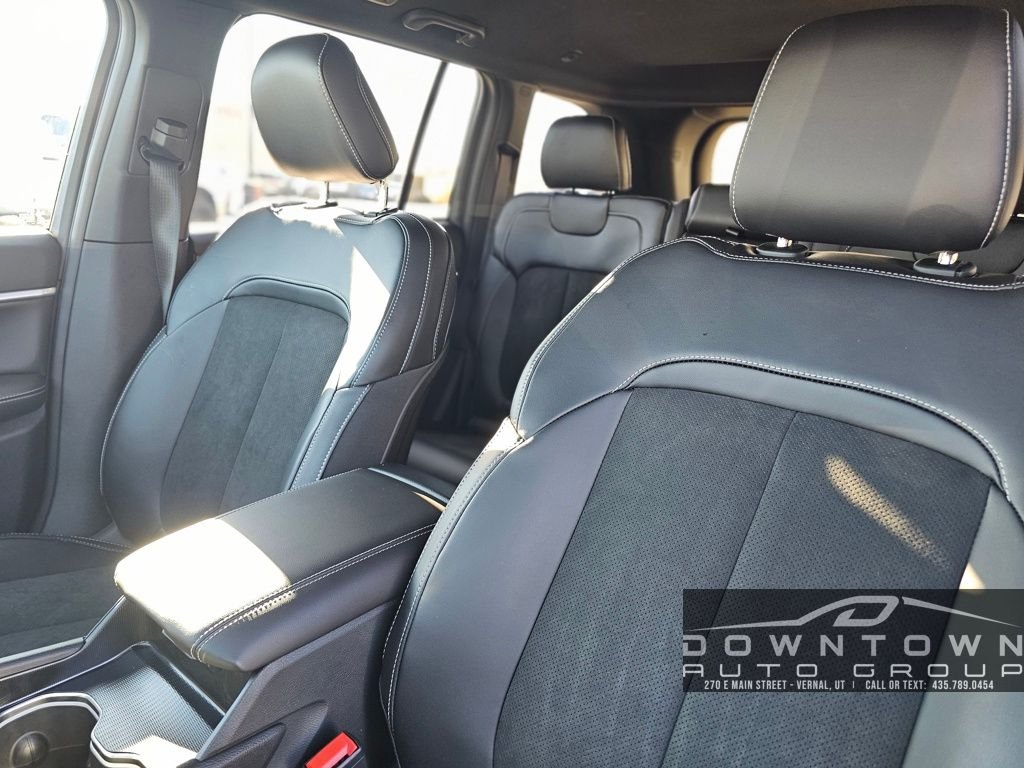 New 2026 Diamond Black Crystal Pearlcoat Jeep Altitude image 19