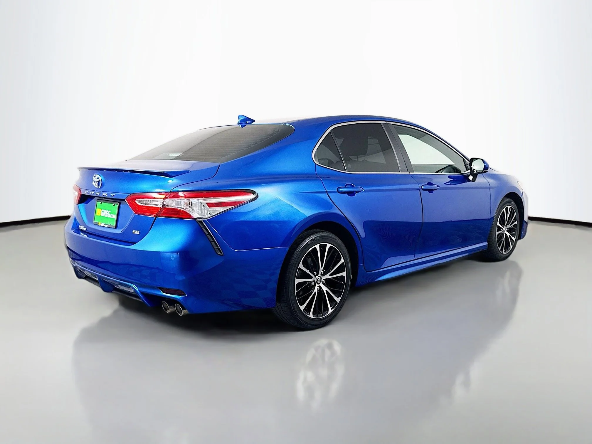 Used 2020 Blue Streak Metallic Toyota SE image 7