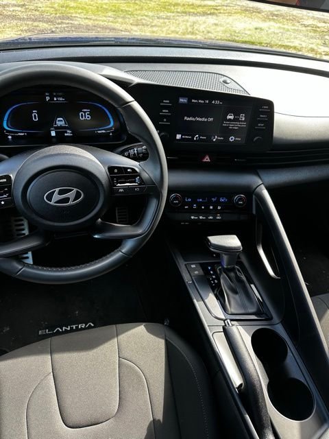Certified Used 2025 Intense Blue Hyundai SEL Sport image 26