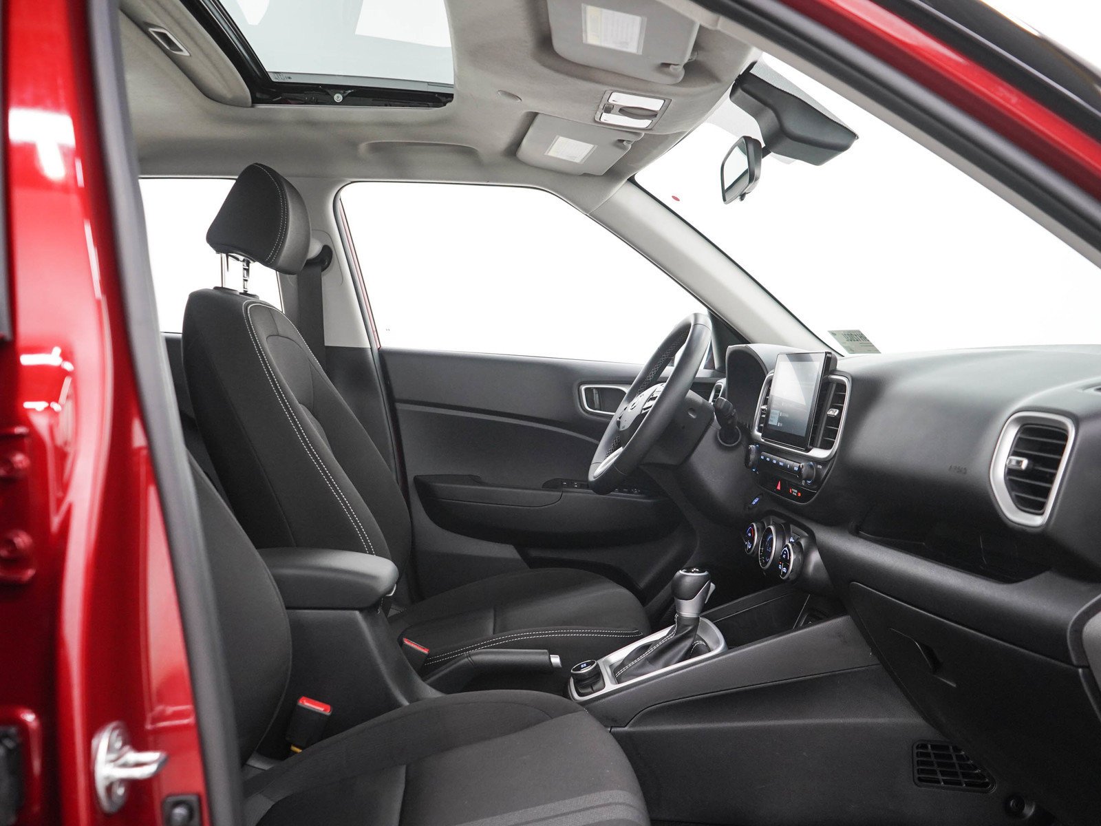 2024 Hyundai Venue SEL - Photo 12
