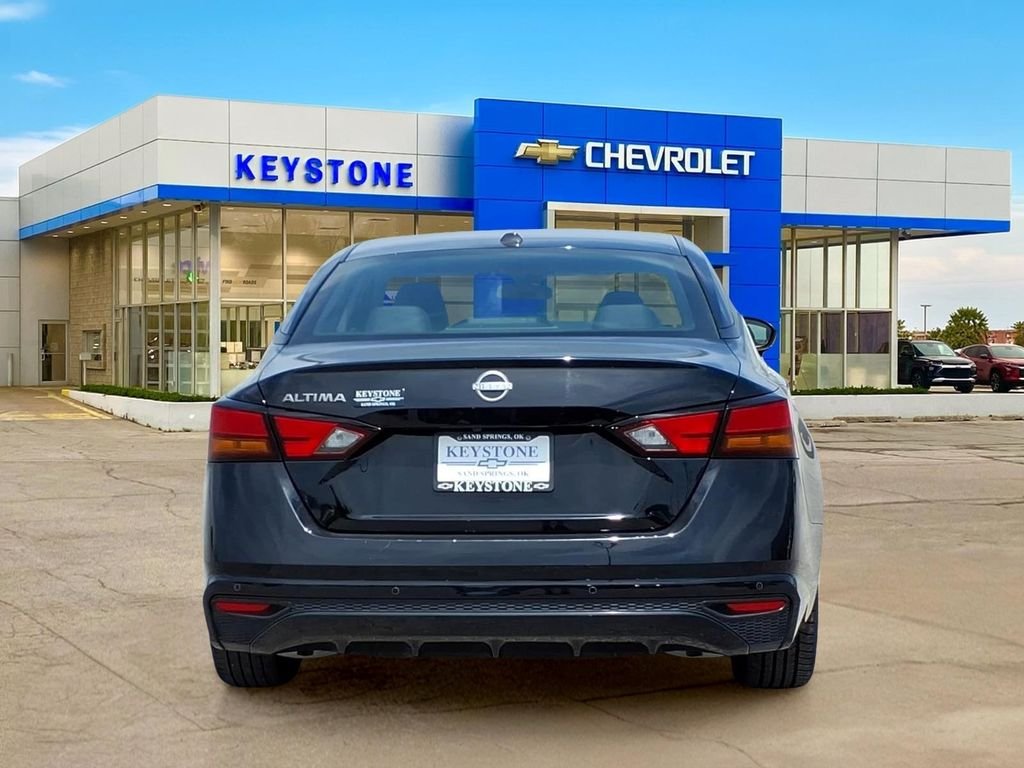 2025 Nissan Altima SV - Photo 6