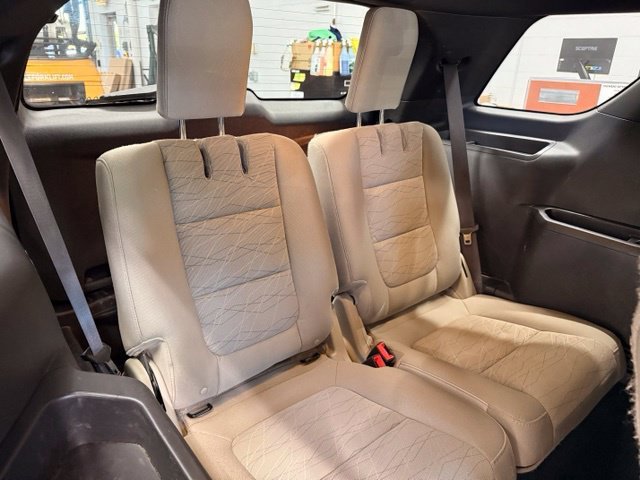 Used 2015 Red Ford Base image 23