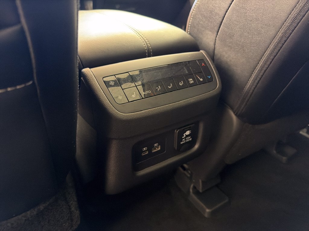 Used 2024 2t Gry Blk Roof Nissan Platinum image 31