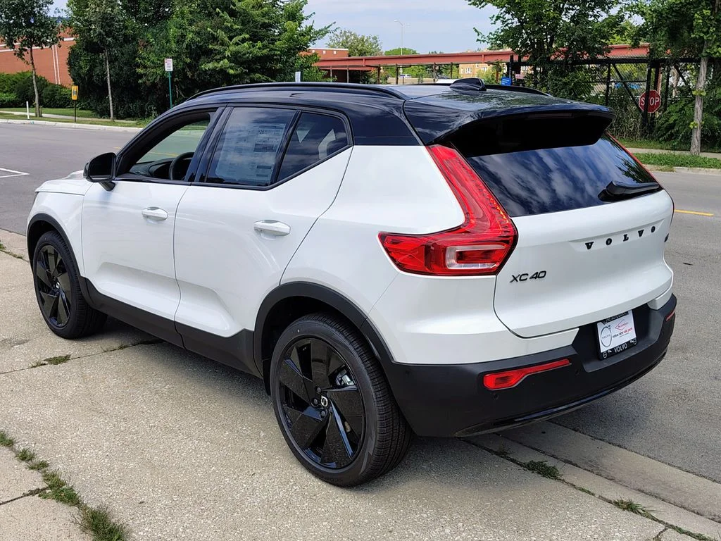 New 2026 Crystal White Volvo Ultra image 8