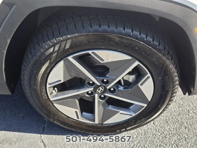 Used 2025 White Hyundai SEL image 20