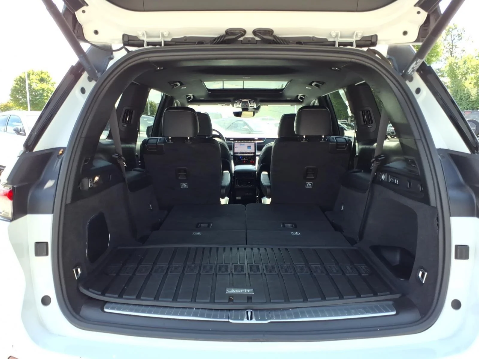Used 2023 Bright White Clearcoat Jeep Overland image 32