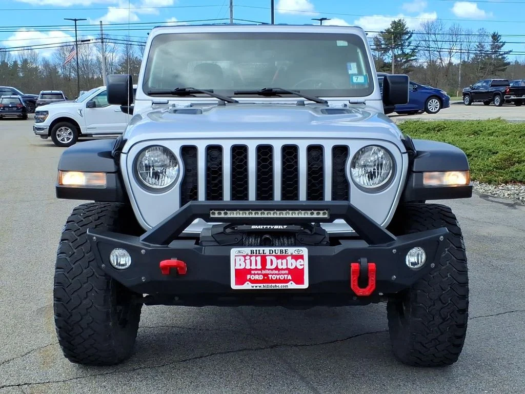 Used 2023 Silver Jeep Rubicon image 17