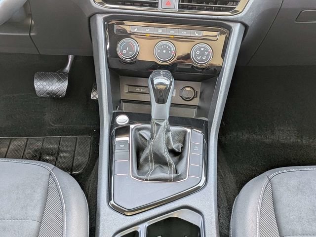 Used 2023 Silver Volkswagen 1.5T SE image 19