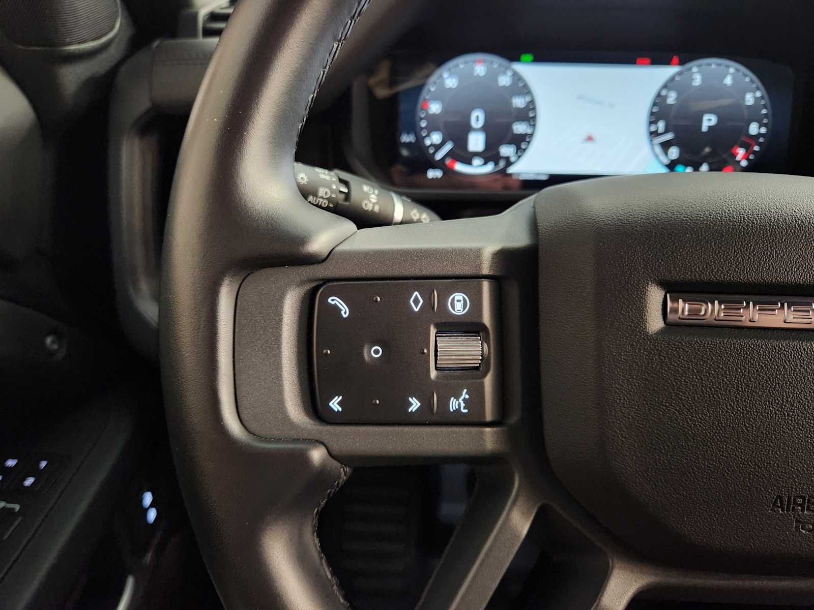 2025 Land Rover Defender X-Dynamic SE - Photo 48