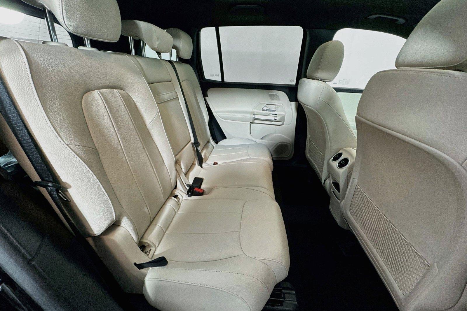 New 2026 Night Black Mercedes-Benz GLB 250 image 25