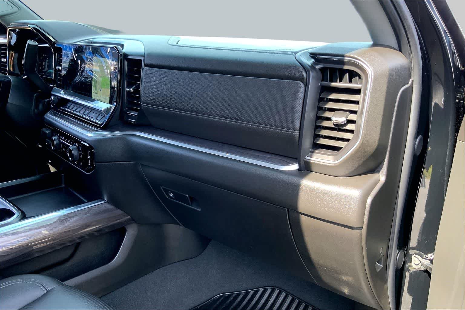 Used 2026 Black Chevrolet LTZ image 19