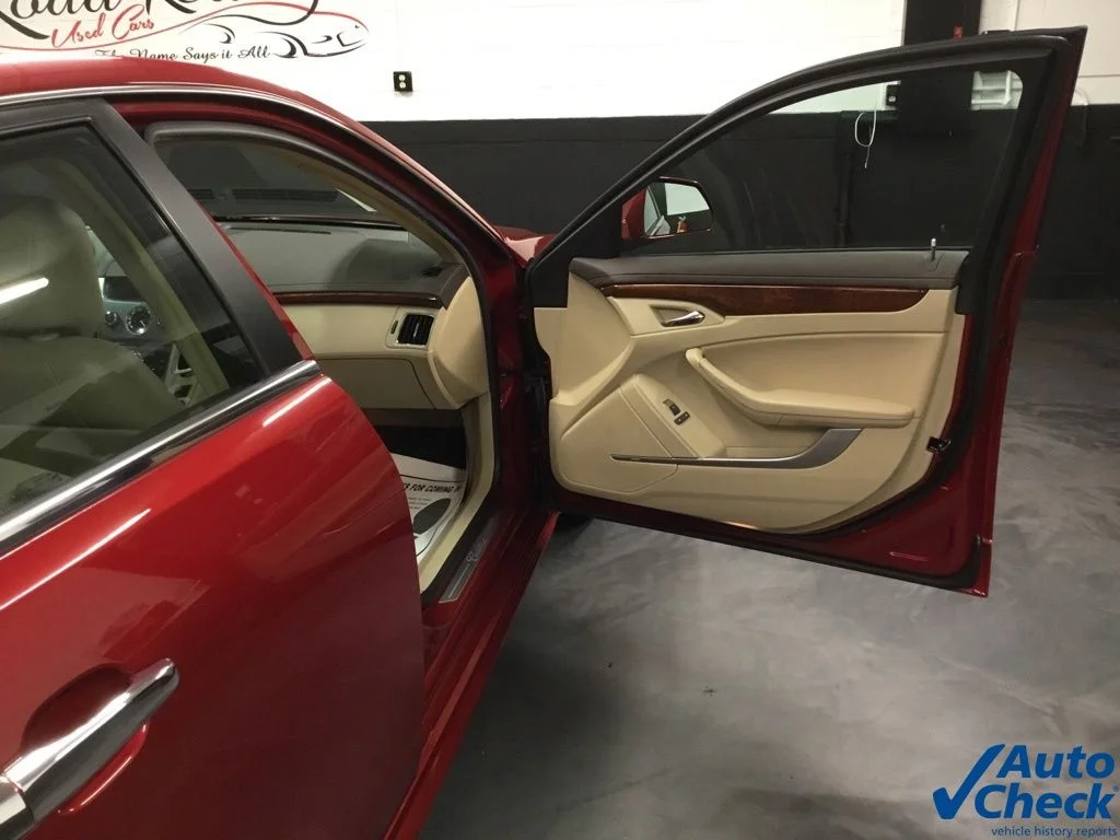 Used 2011 Red Cadillac Luxury image 40