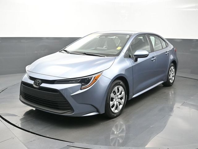 Used 2025 Gray Toyota LE image 3