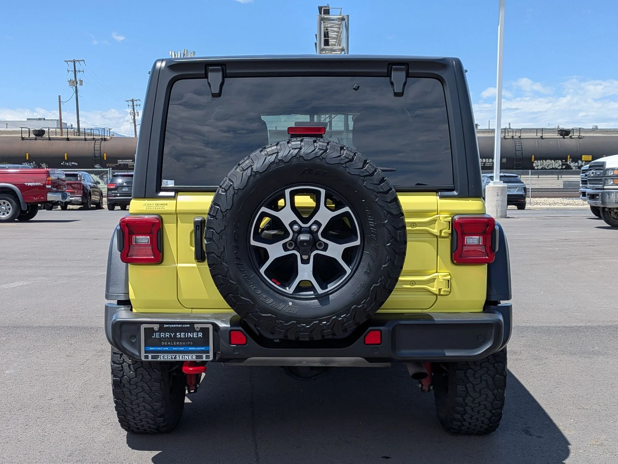 Used 2022 High Velocity Clearcoat Jeep Unlimited Rubicon image 5