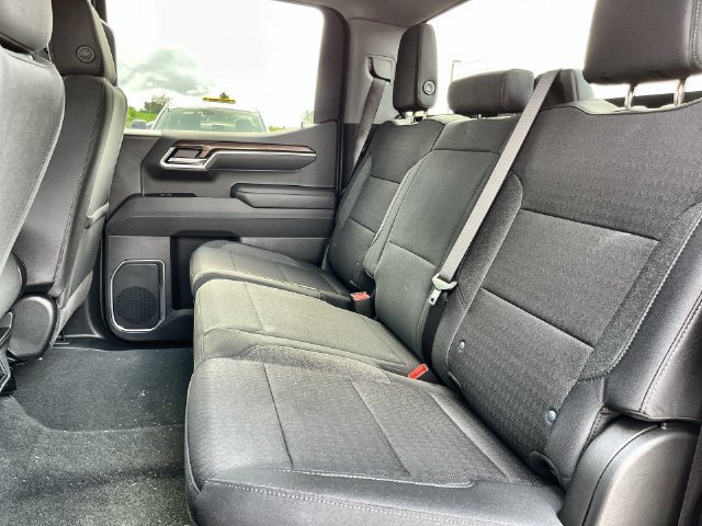 2026 Chevrolet Silverado 1500 photo 32 of 41