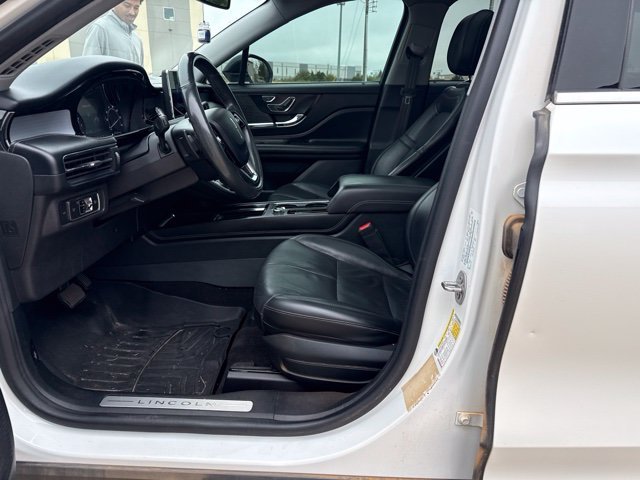 Used 2020 White Lincoln Standard image 21