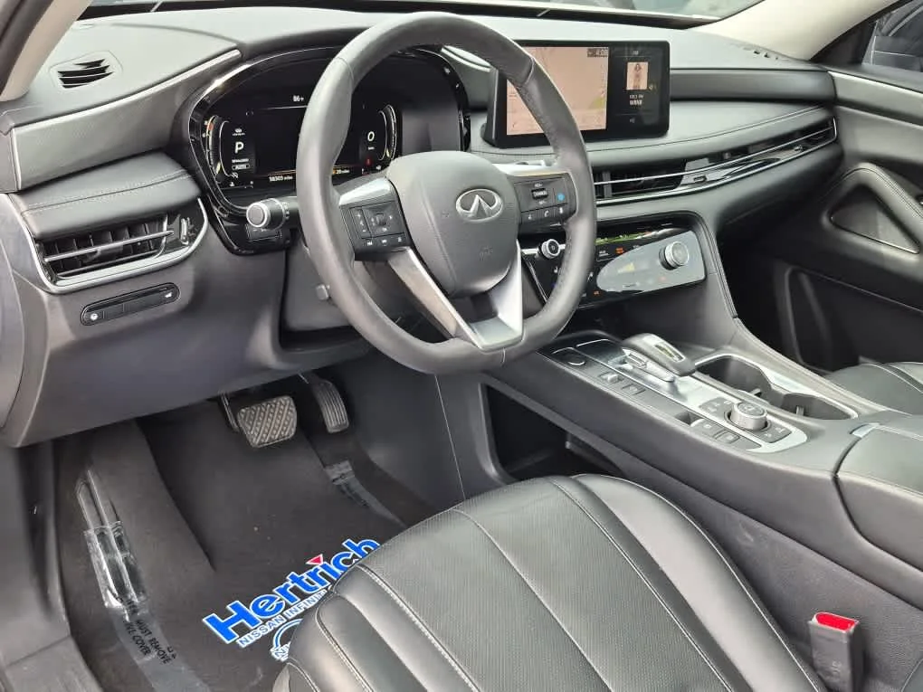 Used 2023 Warm Titanium INFINITI LUXE image 13